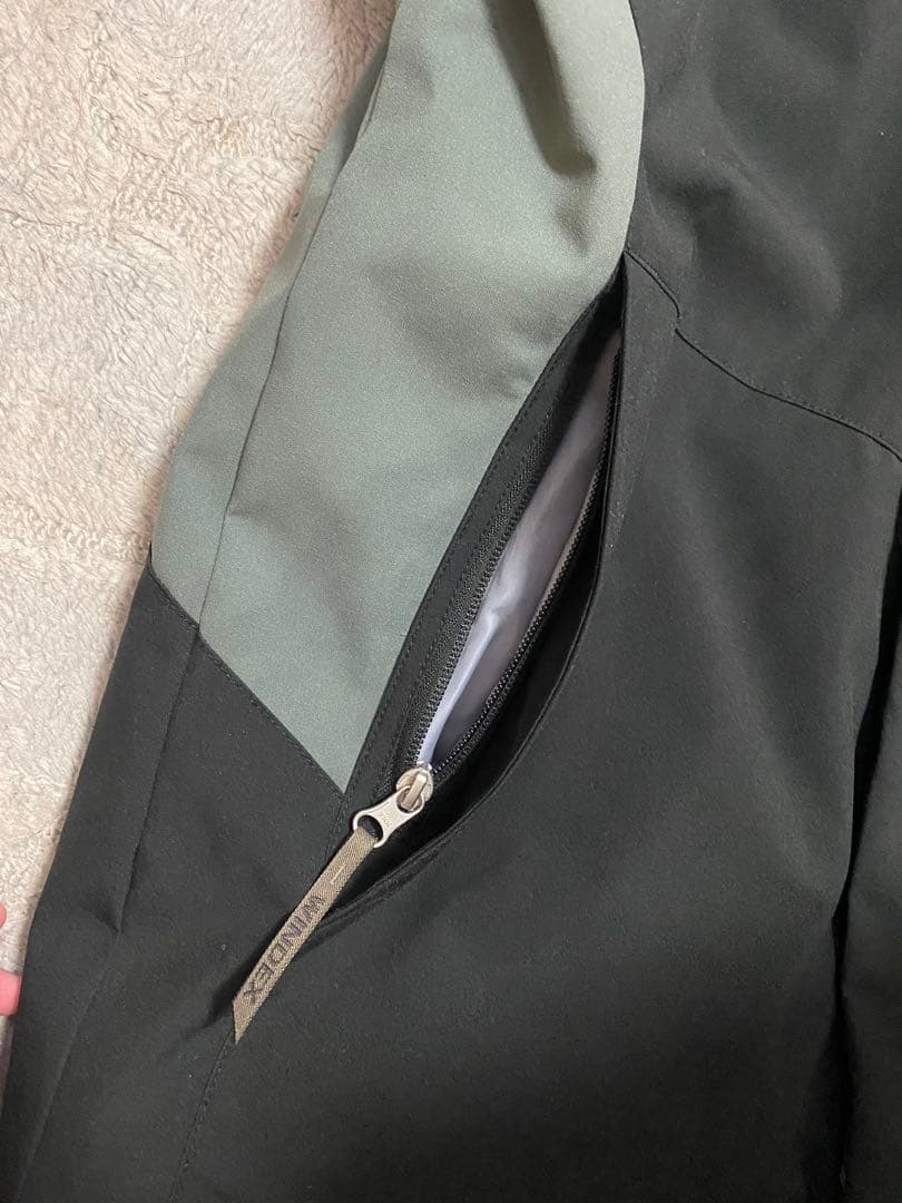 薄緑/ブラック　スノーボードウェア上下セット　女性用Lサイズ　ウィンデックス