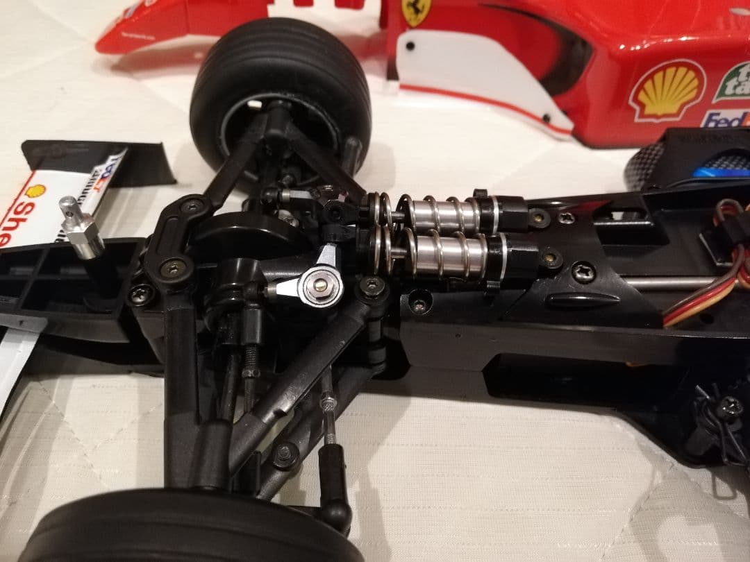 1/10 タミヤ F201 フェラーリ F2001 メカ付き M.シューマッハ