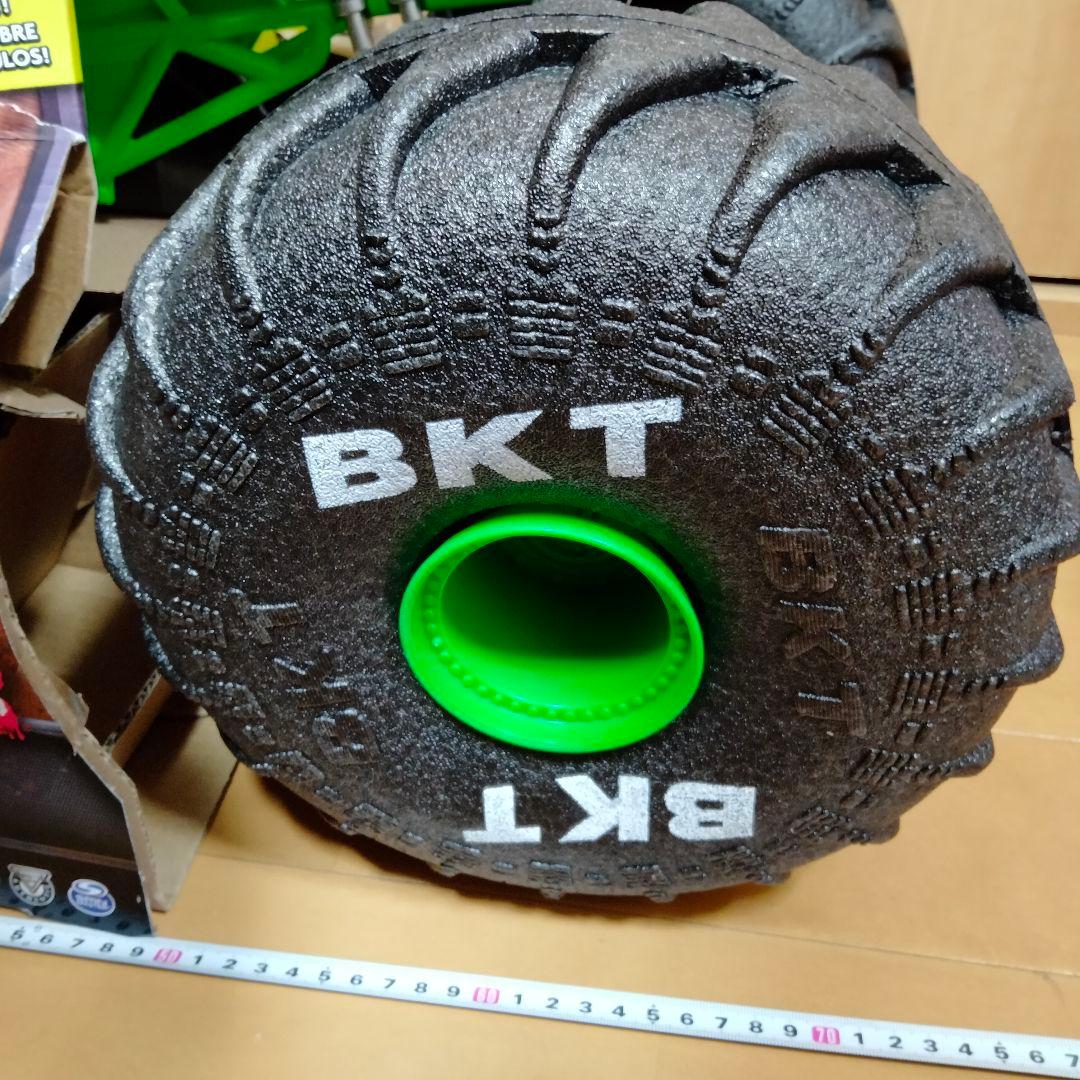 【巨大】モンスタージャム オフィシャル メガ グレイブ ディガー 全地形対応