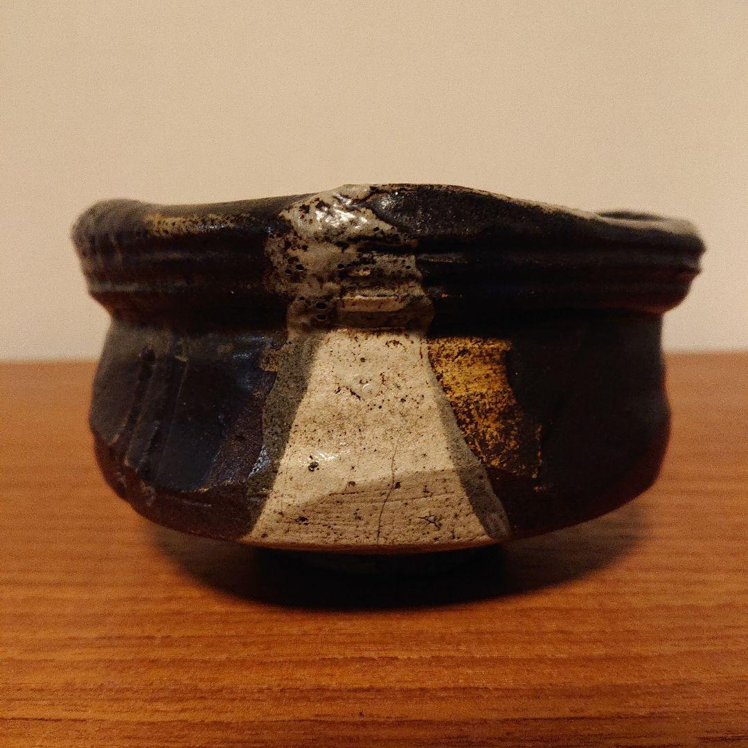 黒織部檜垣文茶碗　特別出品