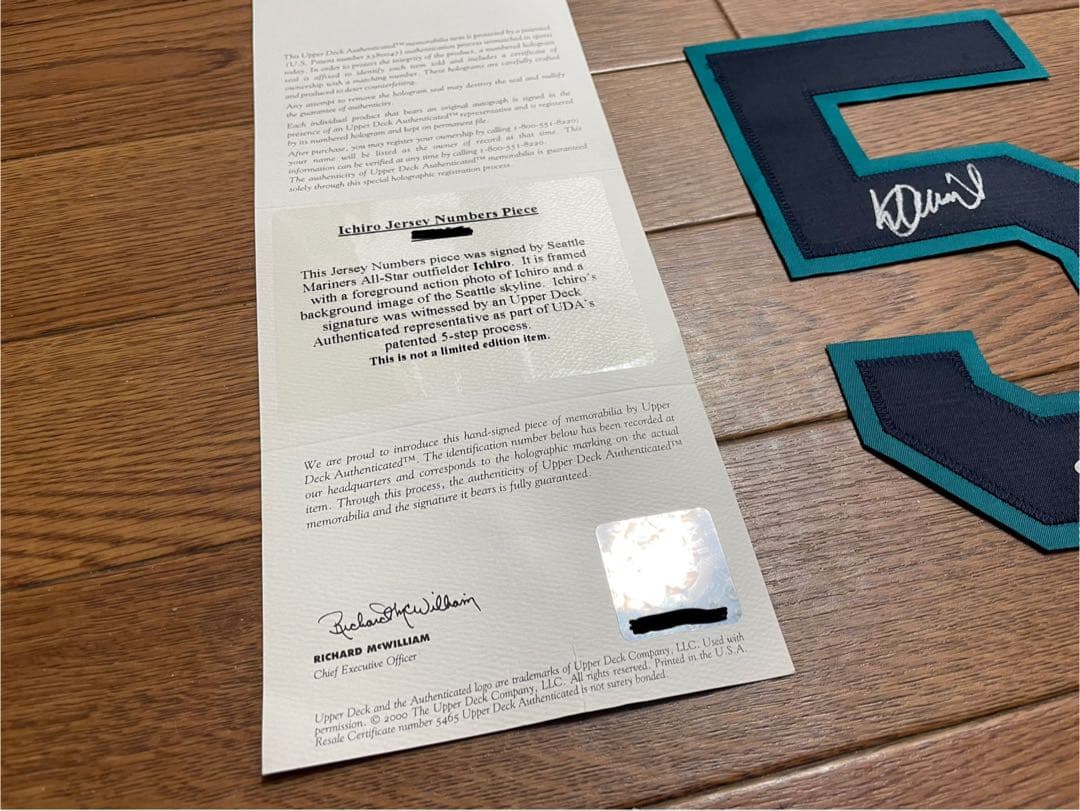 貴重　アッパーデック社　2004年　イチロー　直筆サイン　背番号　MLB証明有