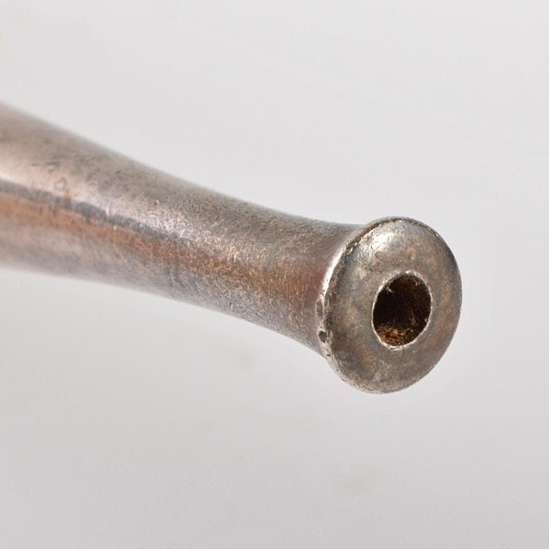 eee　彫金鳥文斑竹羅宇配管獣骨製人物刻配管入革製煙草入緒締玉BR6225