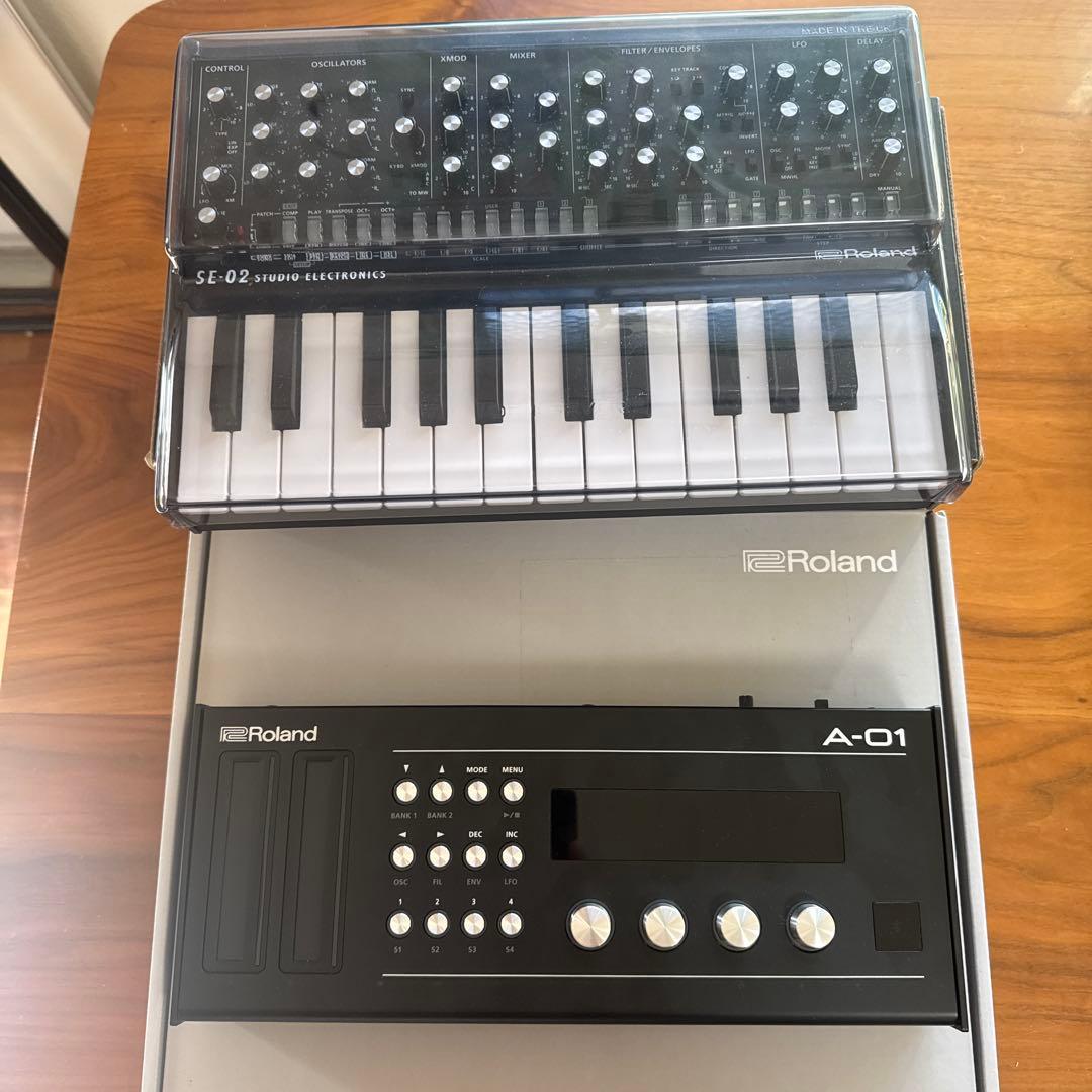 Roland SE-02 アナログシンセサイザーとデッキセーバー　A-01セット