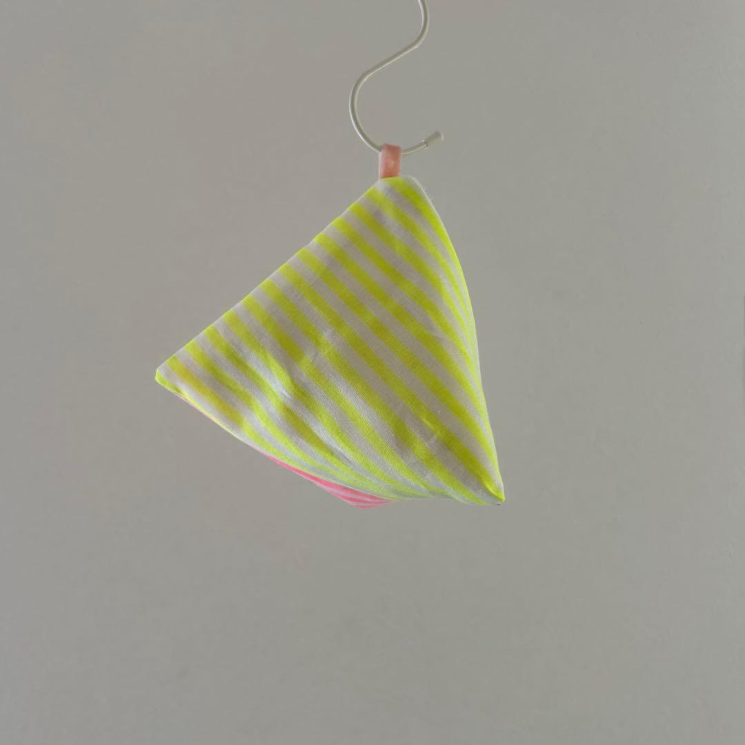 フクモモテトラポーチ　蛍光ストライプ①