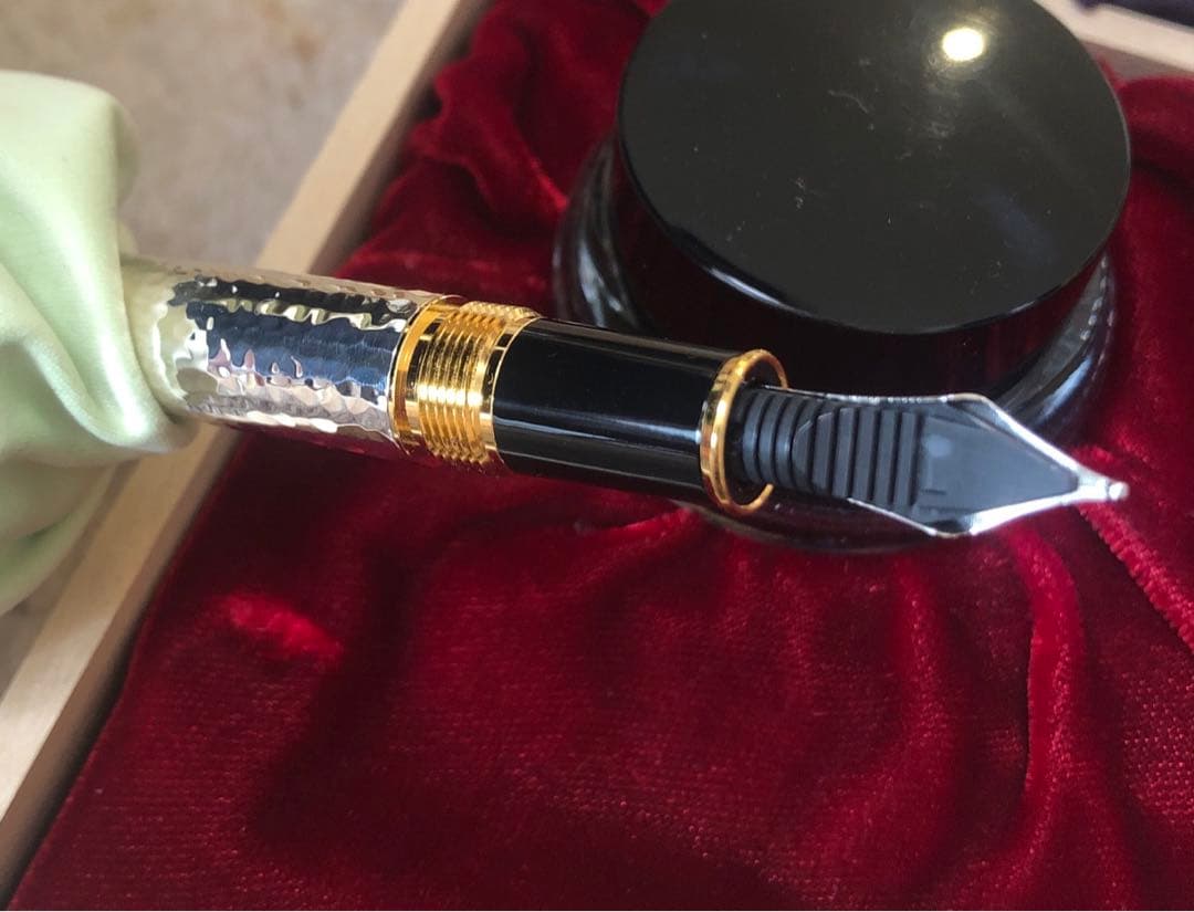 PLATINUM プラチナ万年筆　銀無垢鍛金磨き