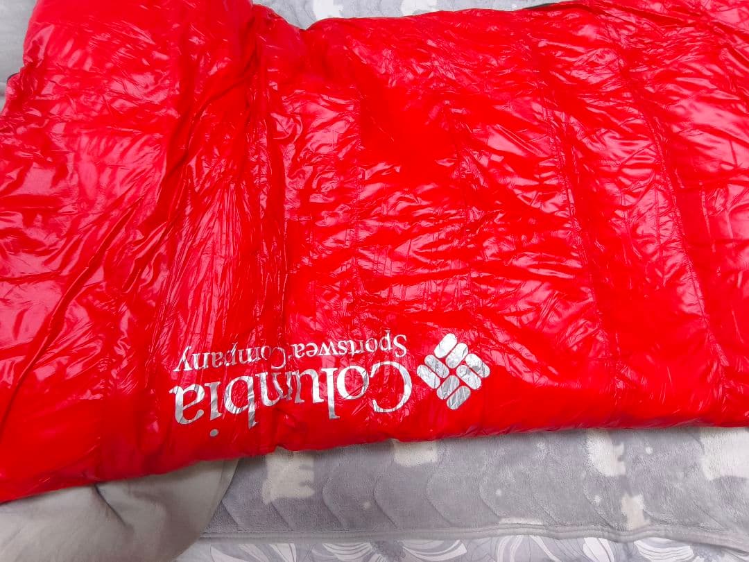 コロンビア寝袋　グースダウン3000g