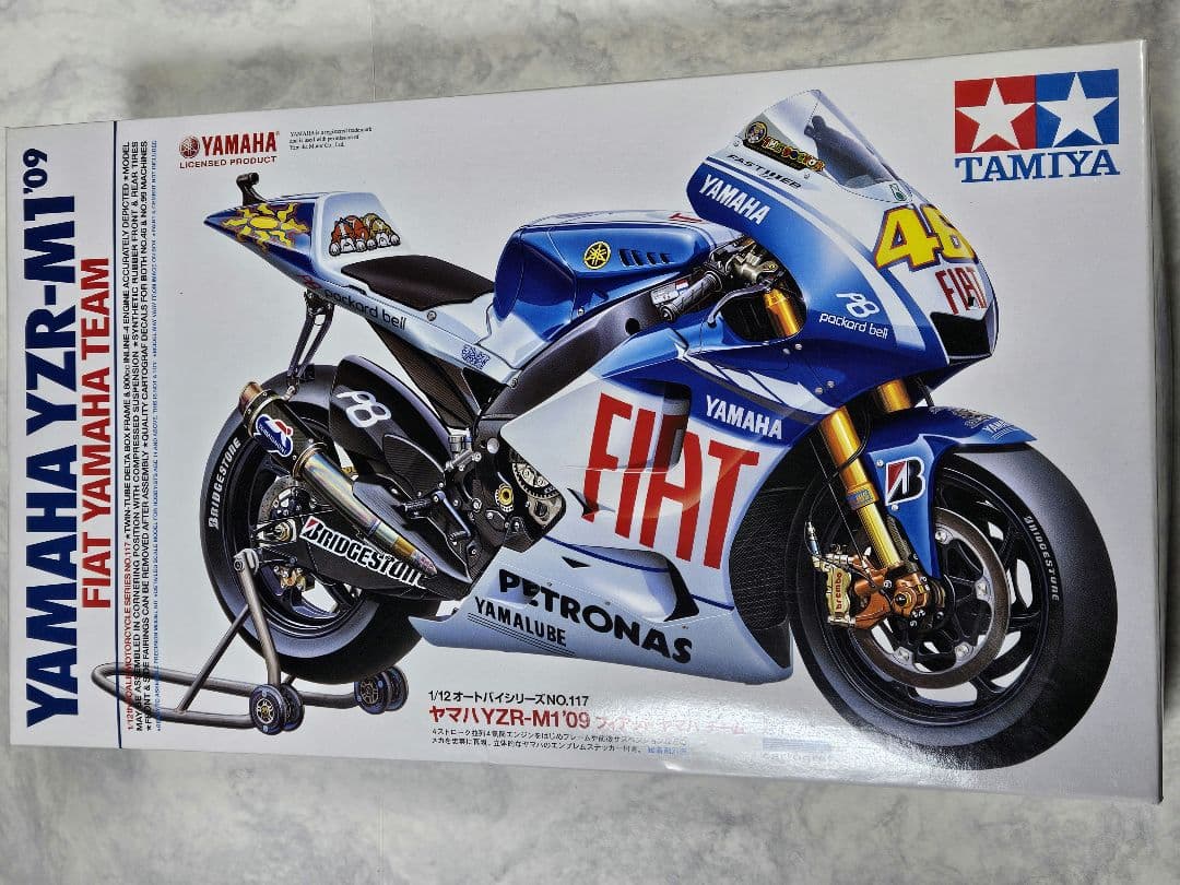 タミヤ 1/12 オートバイシリーズNO.117 ヤマハYZR-M1'09