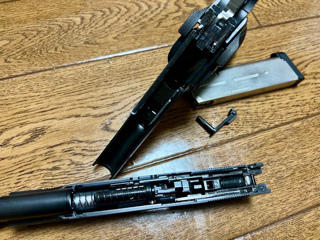 東京マルイ　MEU ピストル　スパイ風　外装カスタム　ガスブローバック ガスガン