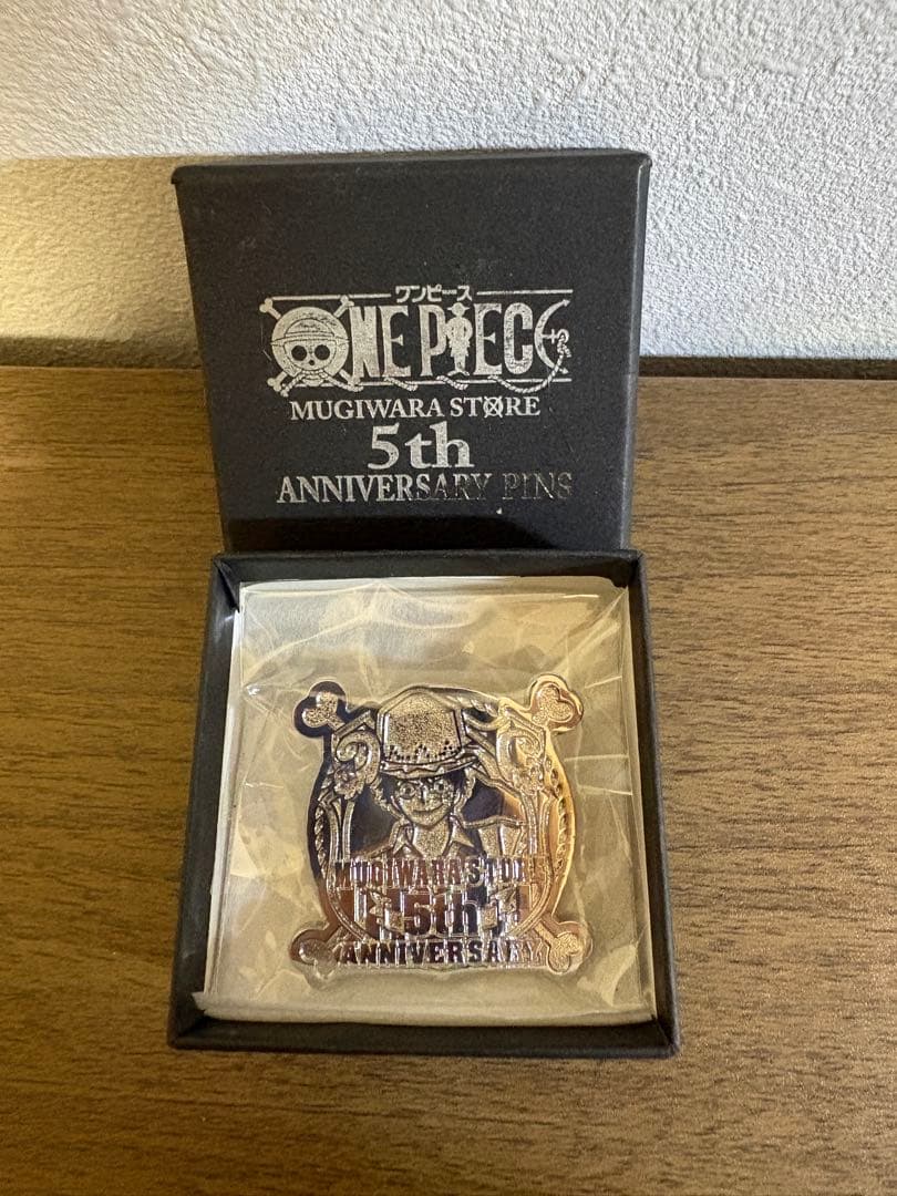 ONE PIECE MUGIWARA STORE 5周年ピンバッジ