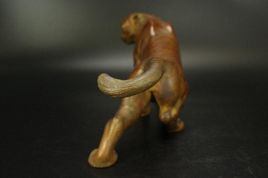 虎 置物 玉眼 銅製 躍動感(メ1339)