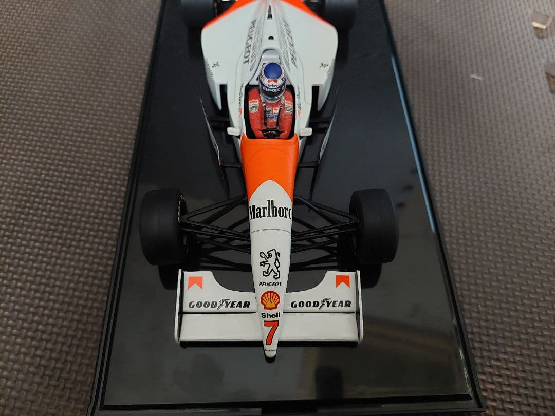 PMA 1/18 ＃７ マクラーレン MP4/9 ハッキネン マルボロ仕様