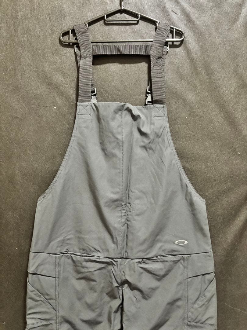 新品 OAKLEYブラック スノーボード ビブパンツ Mサイズ オークリー 防水