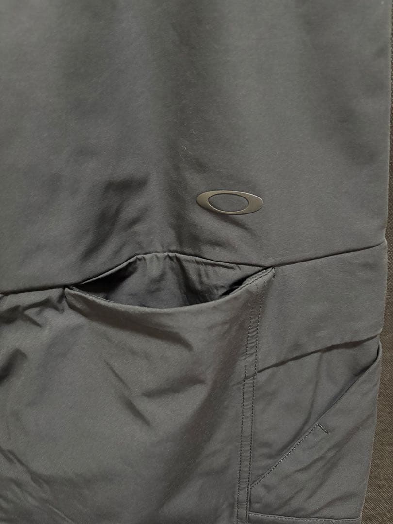 新品 OAKLEYブラック スノーボード ビブパンツ Mサイズ オークリー 防水