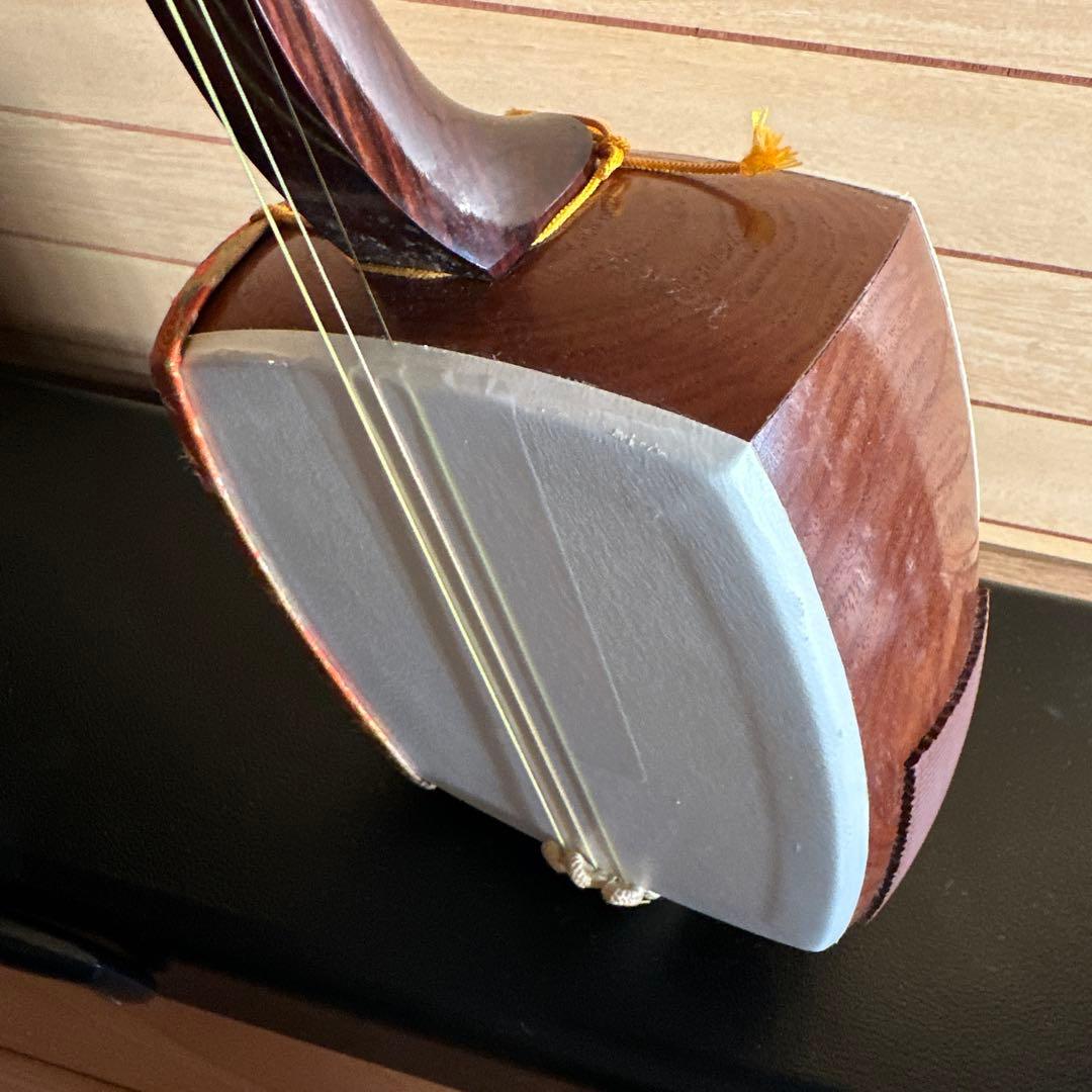 三味線本体 細棹 ハードケース付き 秋田三味線 長唄等 ３弦 訳あり