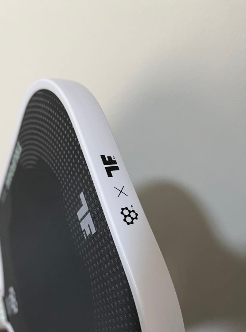 CRBN 1 TRUFOAM Genesis ピックルボールパドル(新品未開封)