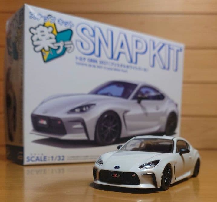 1/32トヨタGR86プラモデル青島文化教材社白色　完成品ミニカー中古品