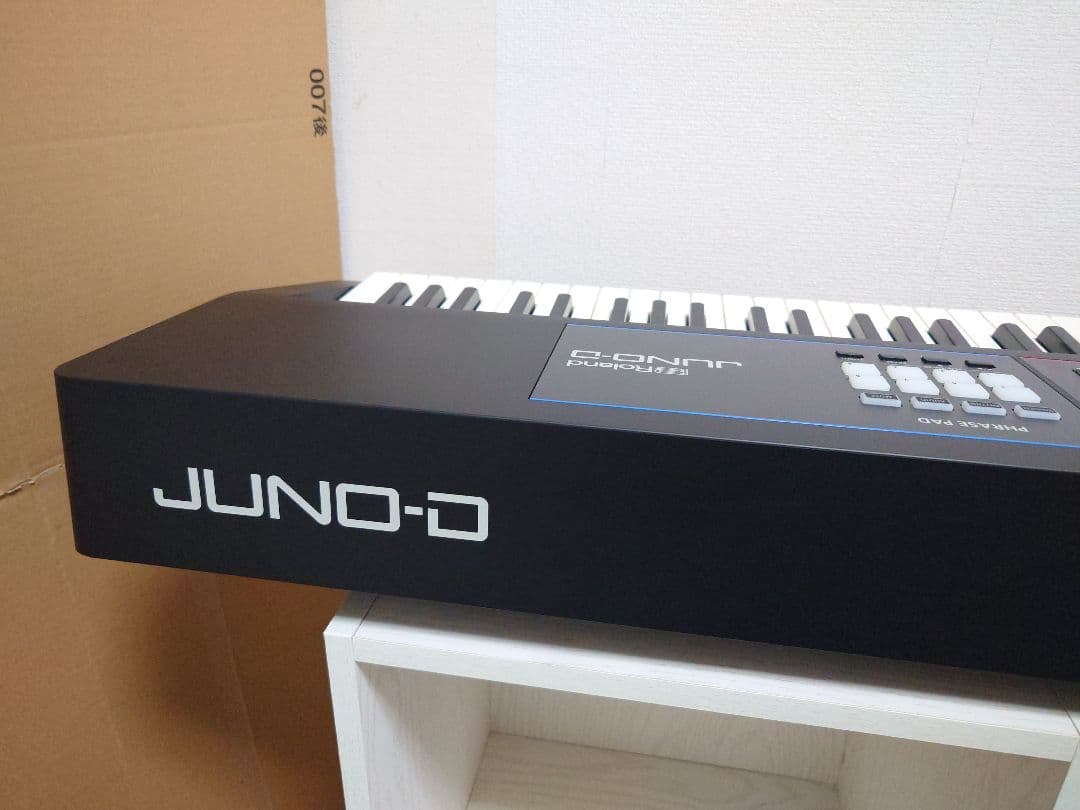 ローランド シンセサイザー JUNO-D8