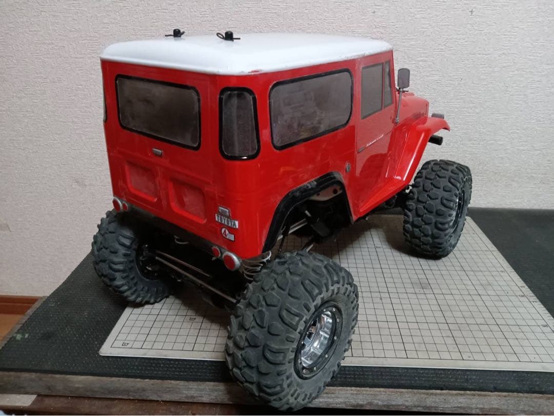タミヤCR-01 トヨタランドクルーザー40ボディ付き