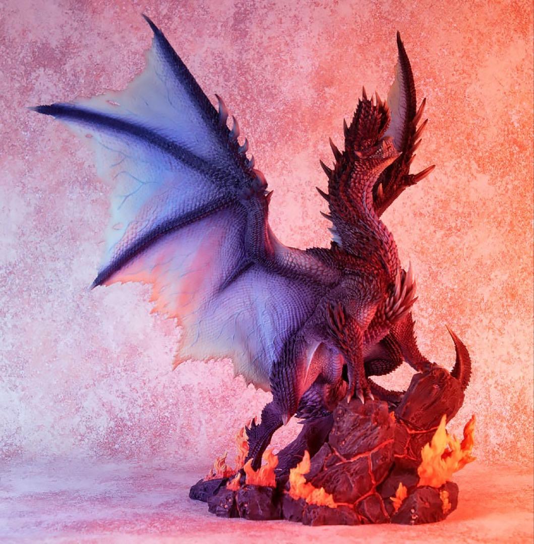 【新品・未開封】モンスターハンター 煌黒龍 アルバトリオン フィギュア