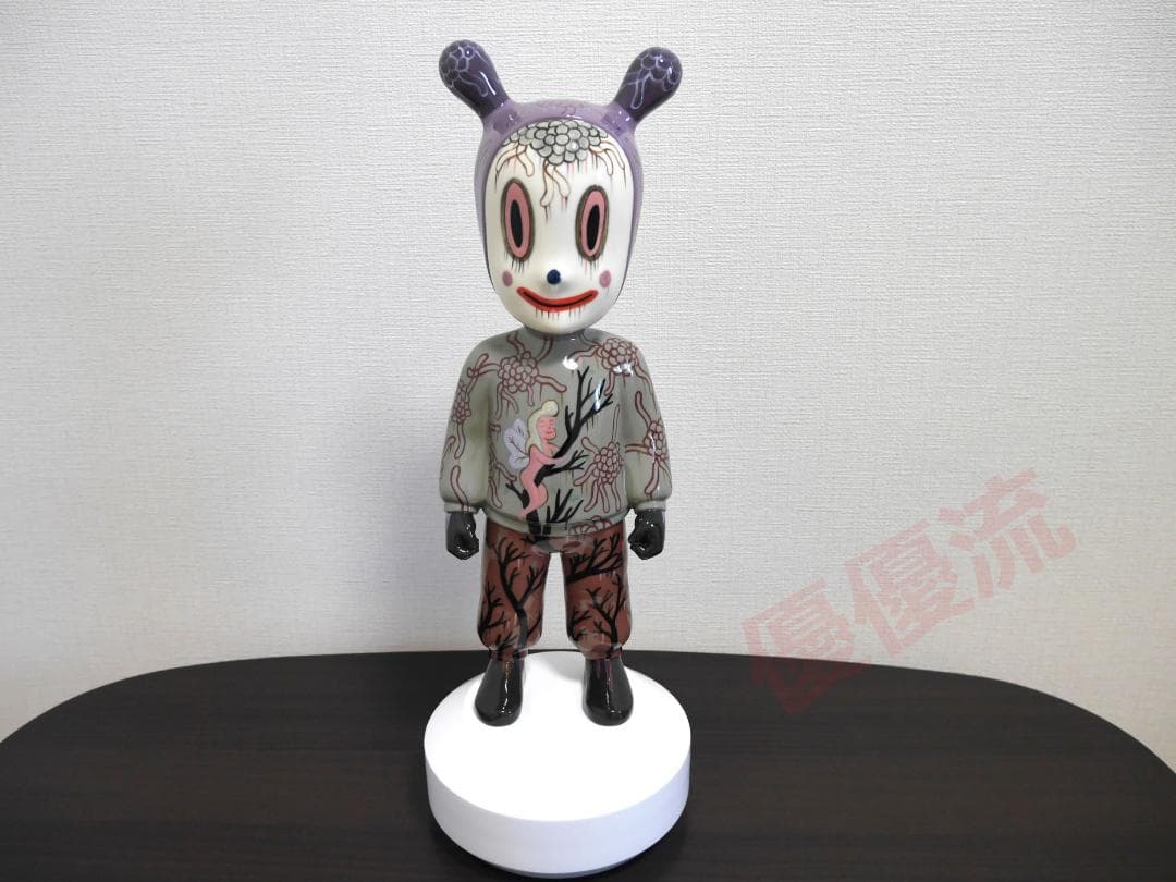 01007889　lladroThe Guest by Gary Baseman