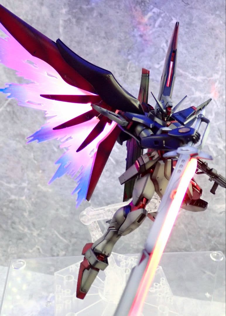 HGデスティニーガンダム、イモータルジャスティスガンダム 全塗装 ガンプラ完成品