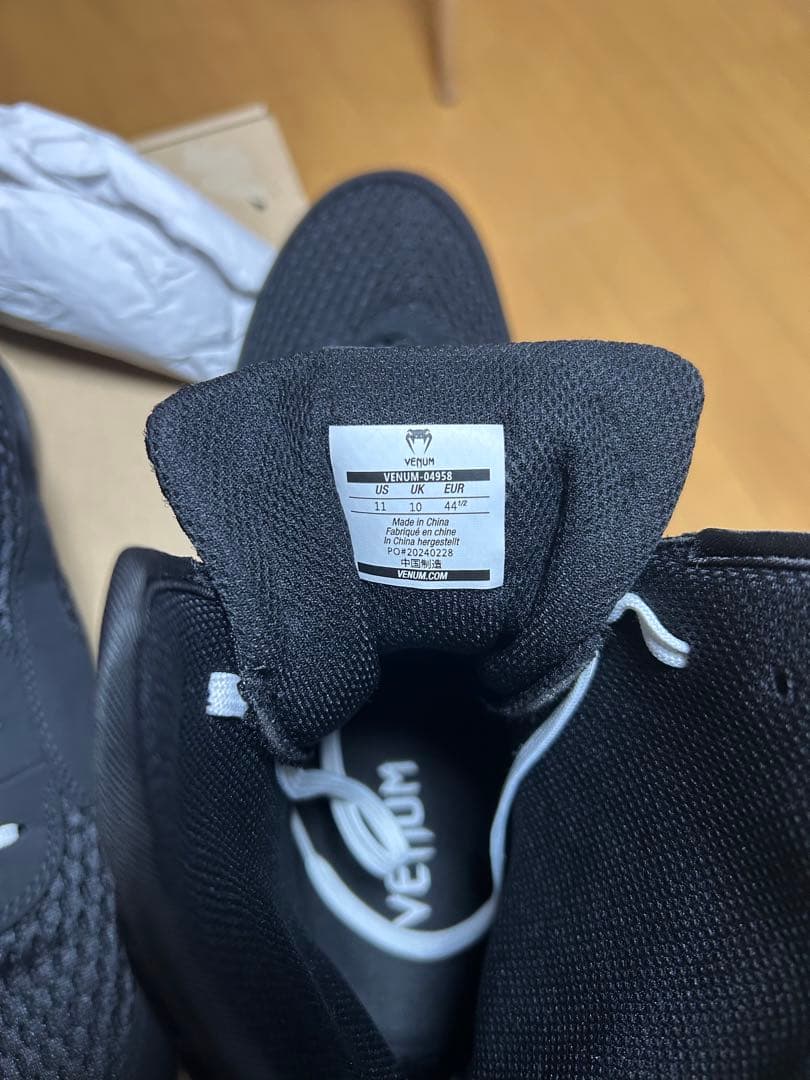 VENUM ボクシングシューズ 新古品