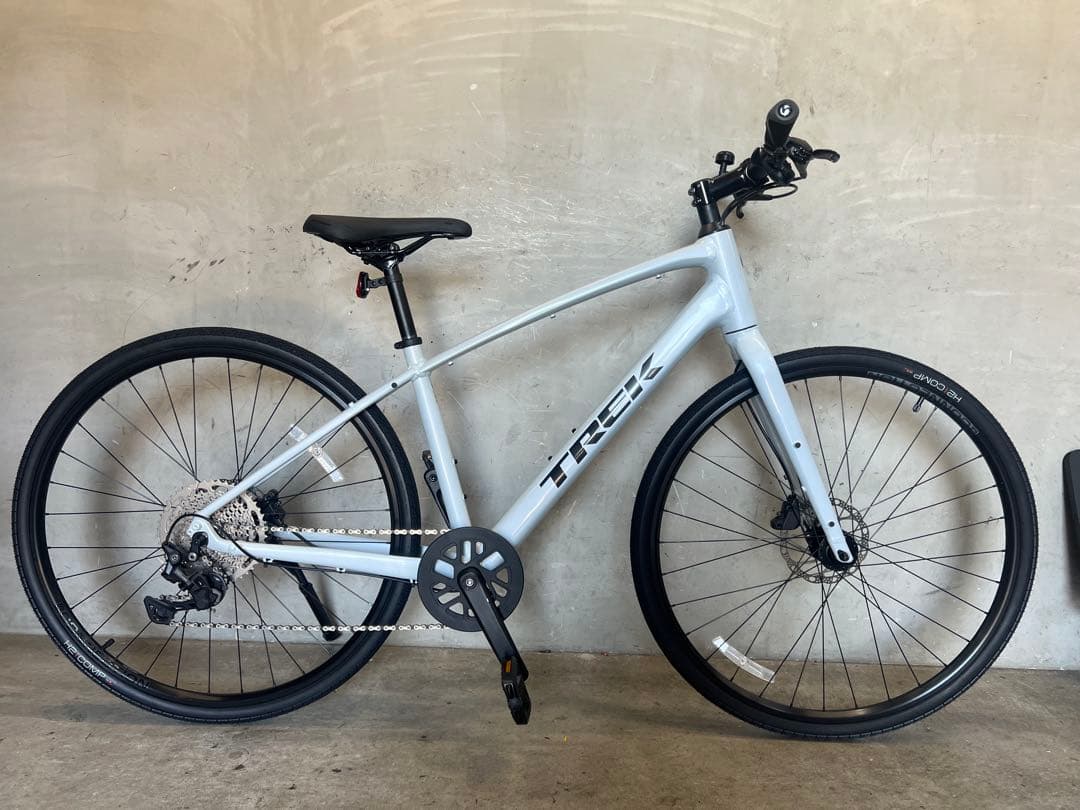 クロスバイク　 TREK FX2 DISC トレック　FX2 2025年モデル