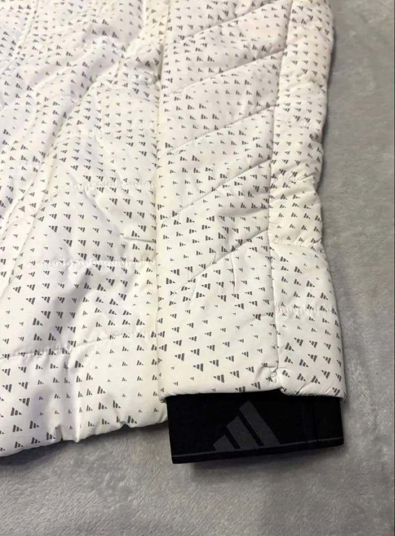 【新品タグ付き】adidas レディースジャケットホワイト (S)