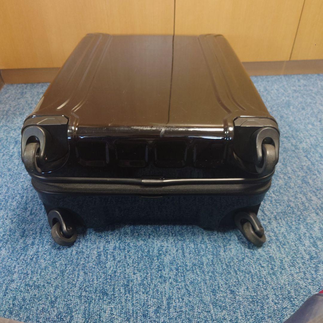 【機内持込み】ゼロハリバートン スーツケース 32L 4輪