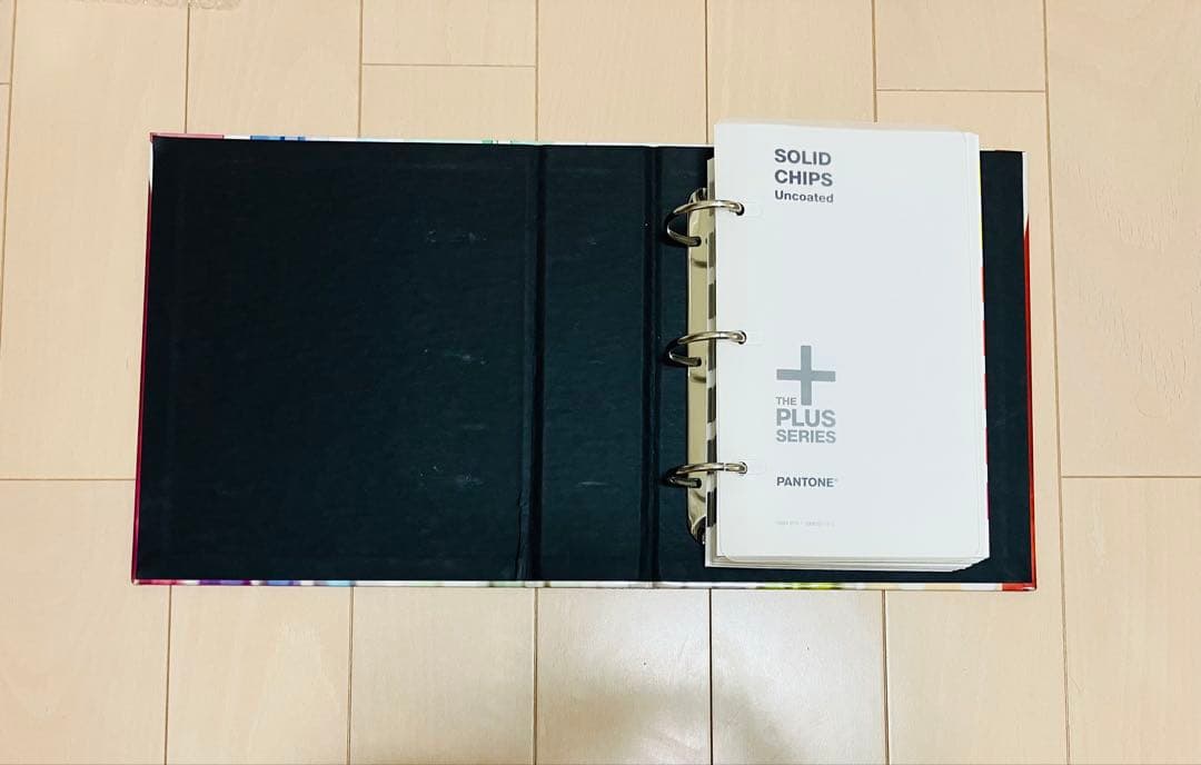 PANTONE PLUS SERIES 色見本帳　uncoated