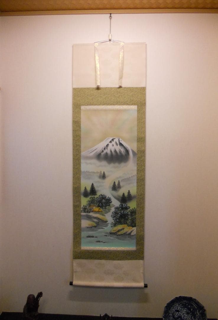 掛け軸 一水 白蛇富士之軸 絹本 希少 軸装 茶道具 掛軸 美品 です。