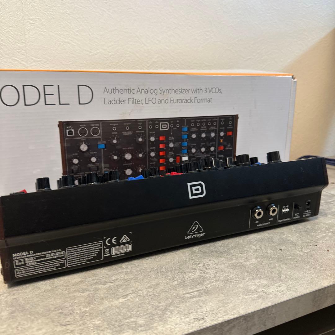 鍵盤楽器 Behringer MODEL D