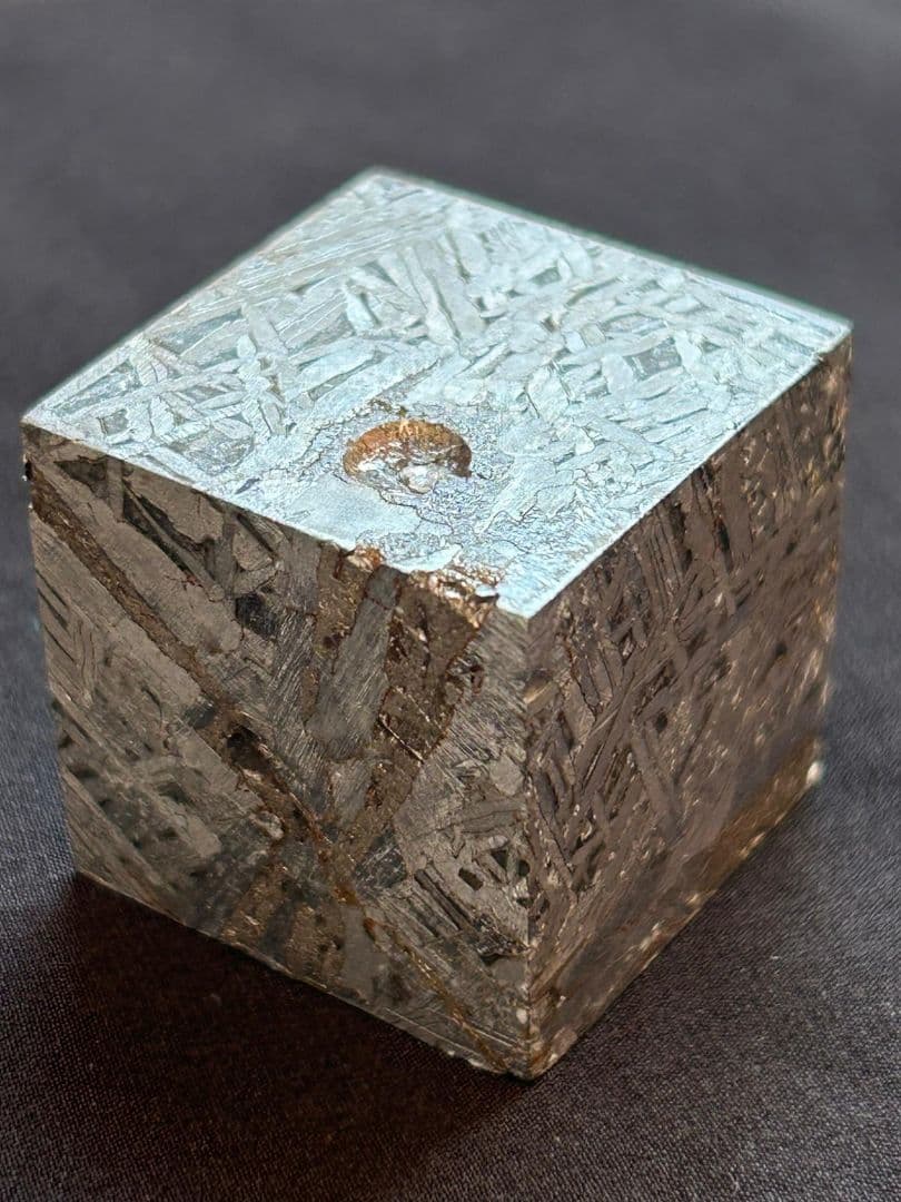 アルタイ隕石キューブ厳選標本198.00g