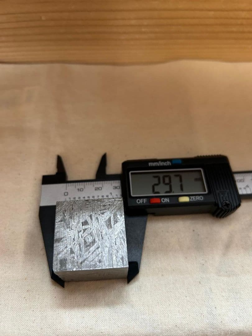 アルタイ隕石キューブ厳選標本198.00g