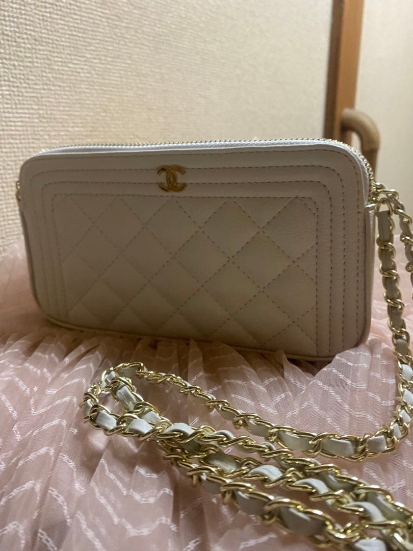 最終お値下げ♡ホワイト ショルダーバッグ、チェーンウォレット♡