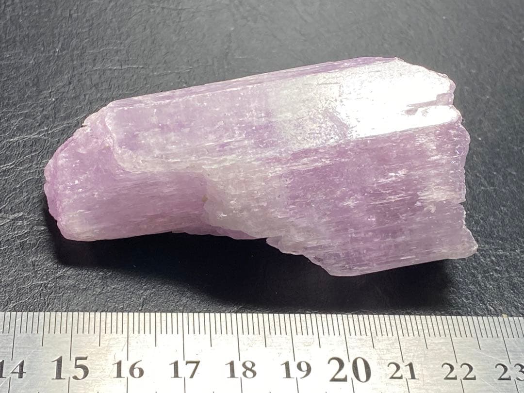 クンツァイト　リチア輝石　156g