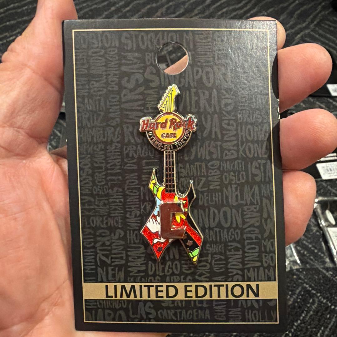 “Hard Rock CAFE”ピンバッジ(12点セット)