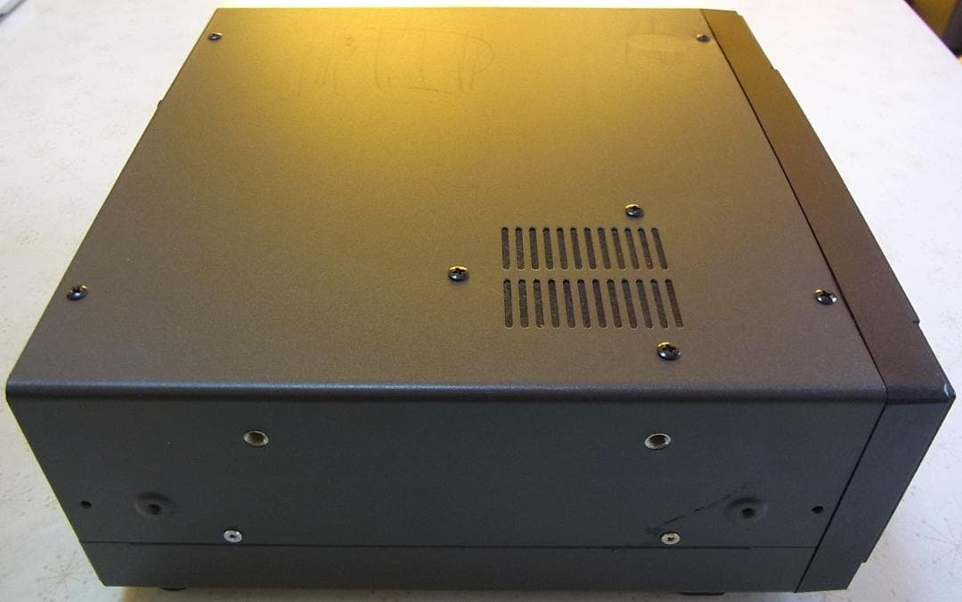 ICOM IC-R72 受信機　(100KHz～30MHz）