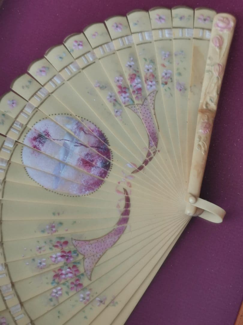 アンティーク フランス ヴィクトリア時代 ハンドペイント扇 風景画 角と花 額装