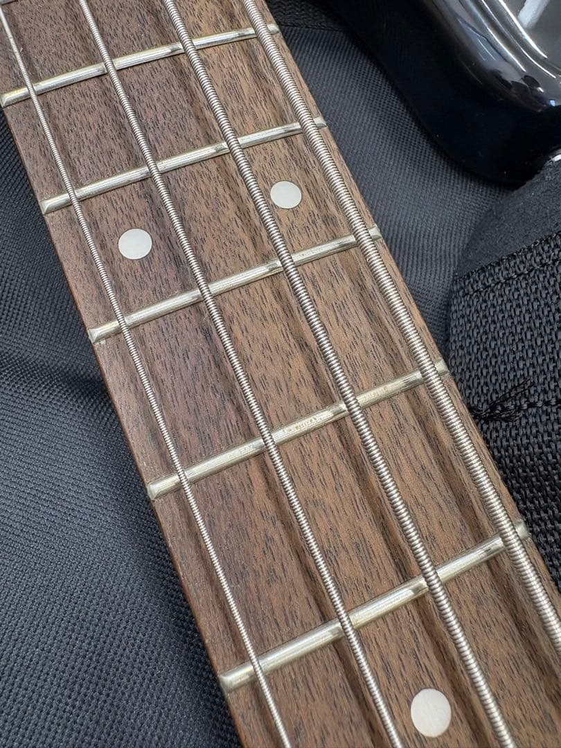 Squier Jazz Bass ベース　fender ケース付き