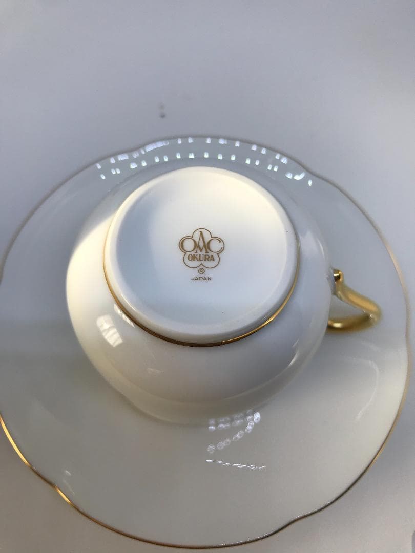 新品　大倉陶園　白磁デミタスカップ&ソーサー箱つき（ゴールドライン）