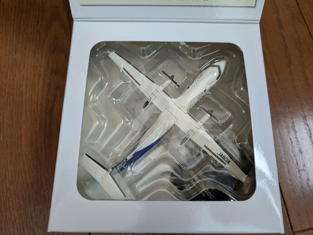 全日空商事 1/200 ANA 全日空 DHC-8-300