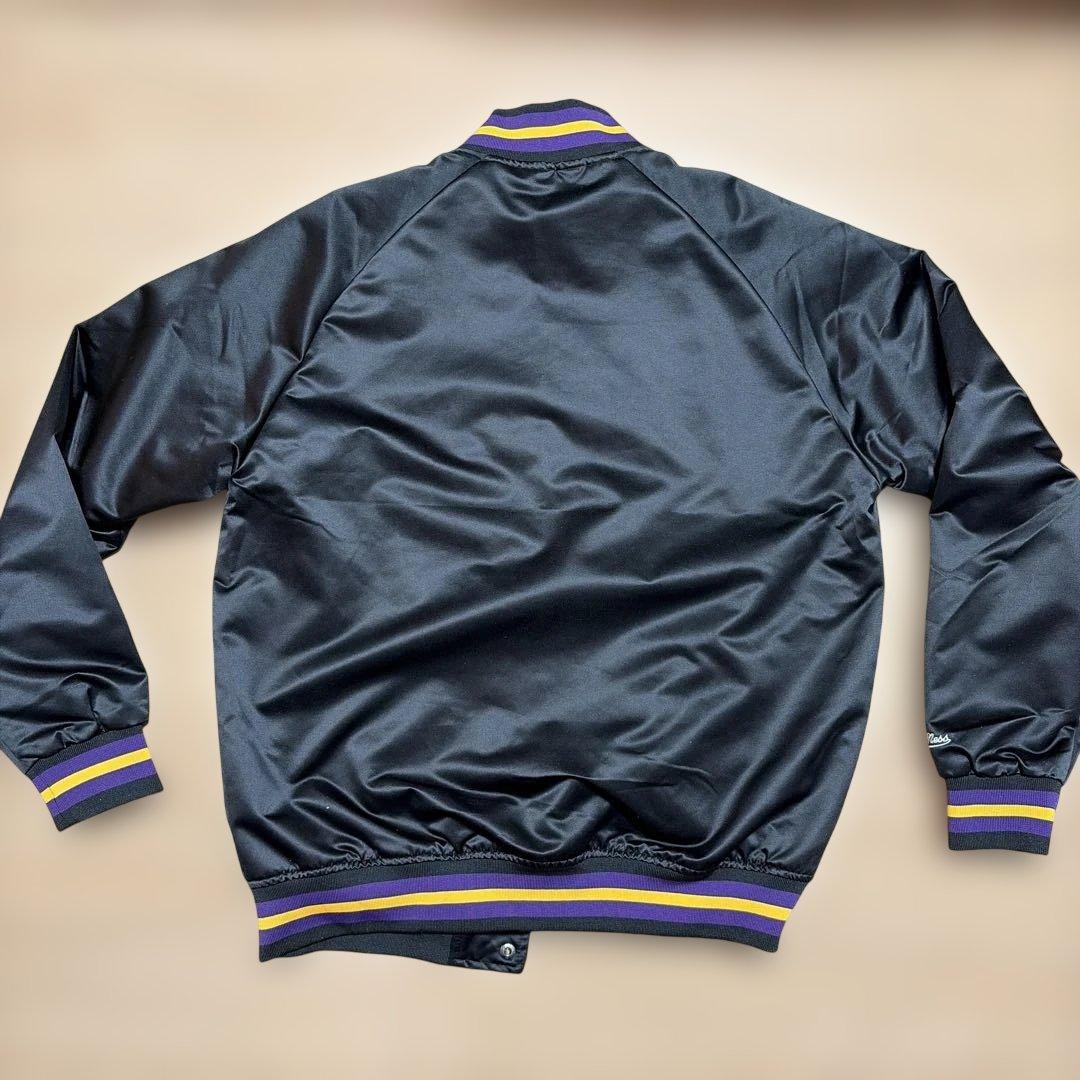 Mitchell & Ness製ロサンゼルス・レイカーズのジャケット