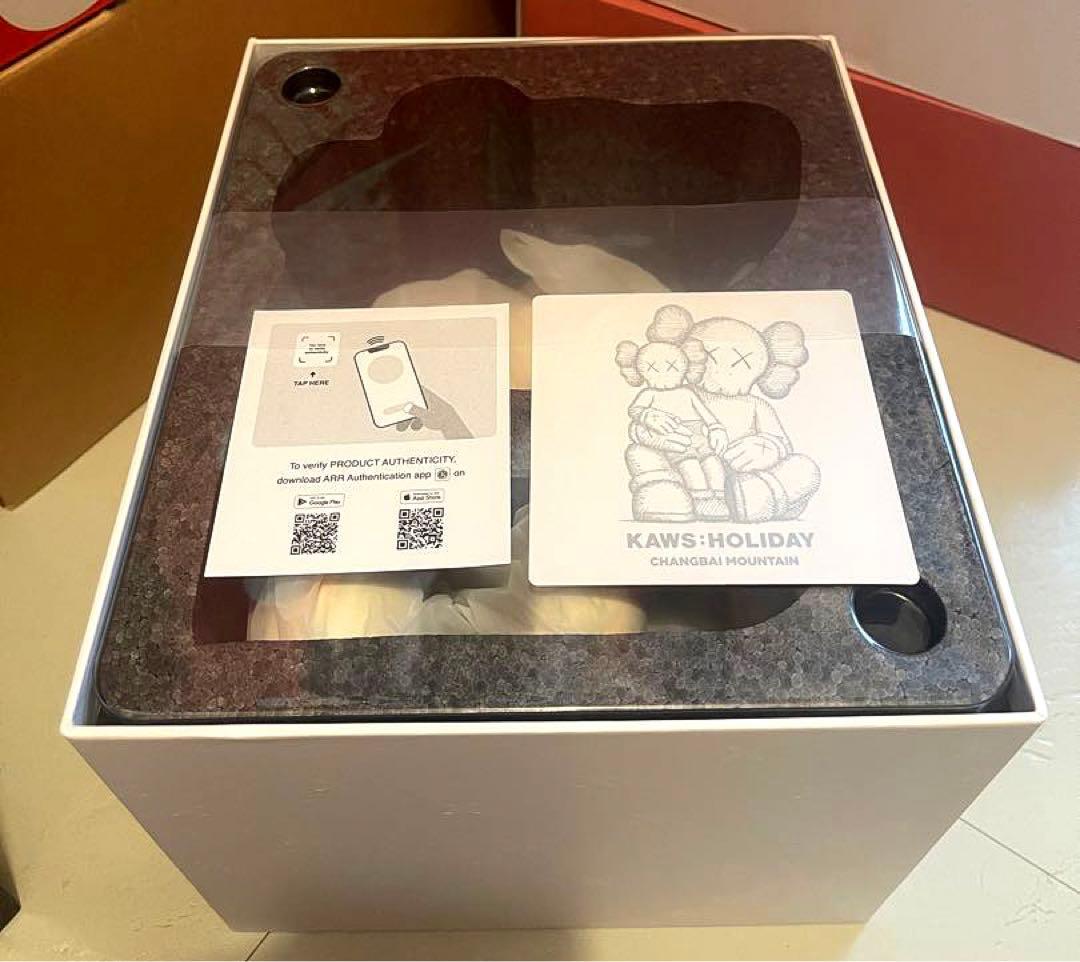その他 KAWS HOLIDAY CHANGBAI MOUNTAIN FIGURE