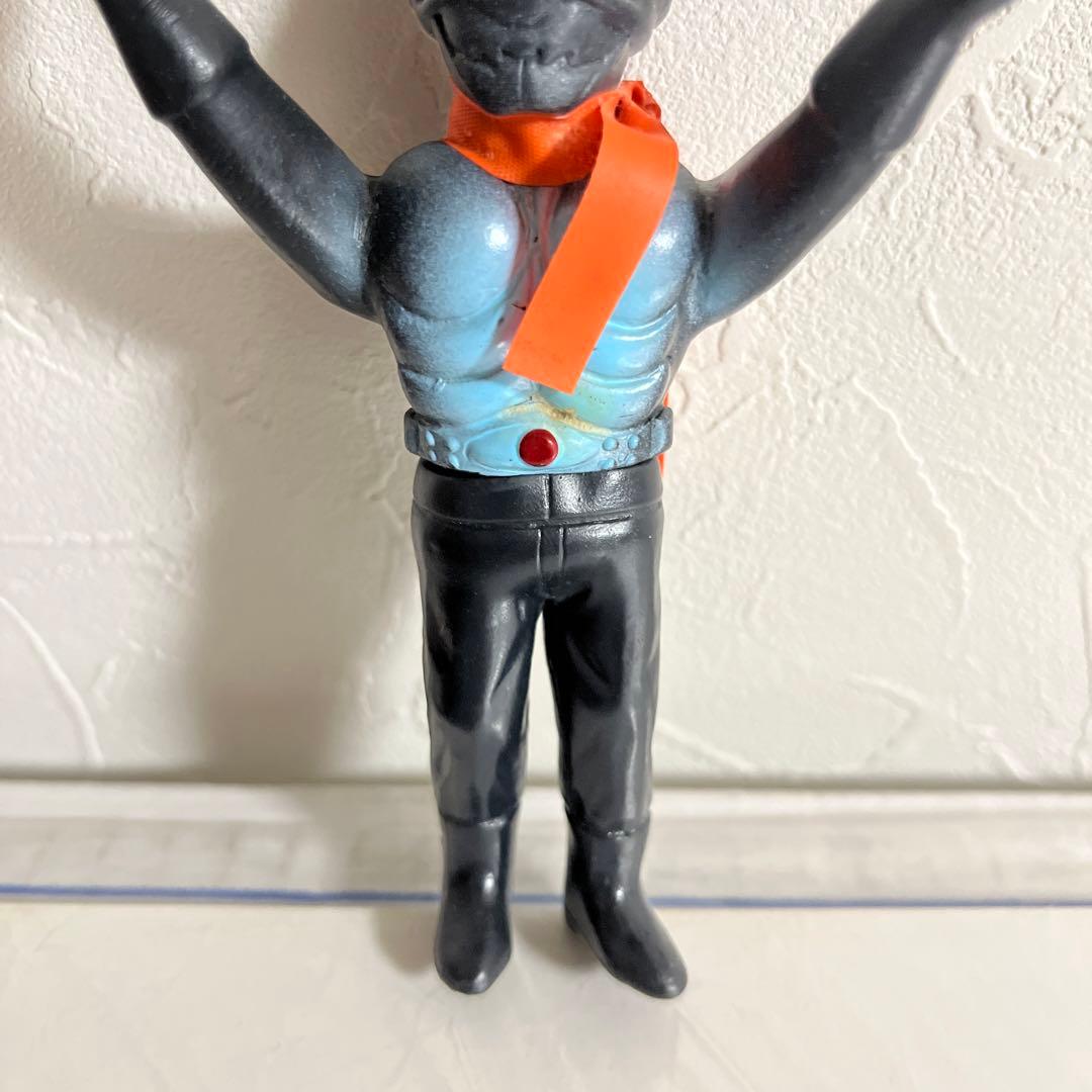 ⚠️当時物・昭和レトロ　仮面ライダー　旧1号　ミニソフビ　マフラー付き
