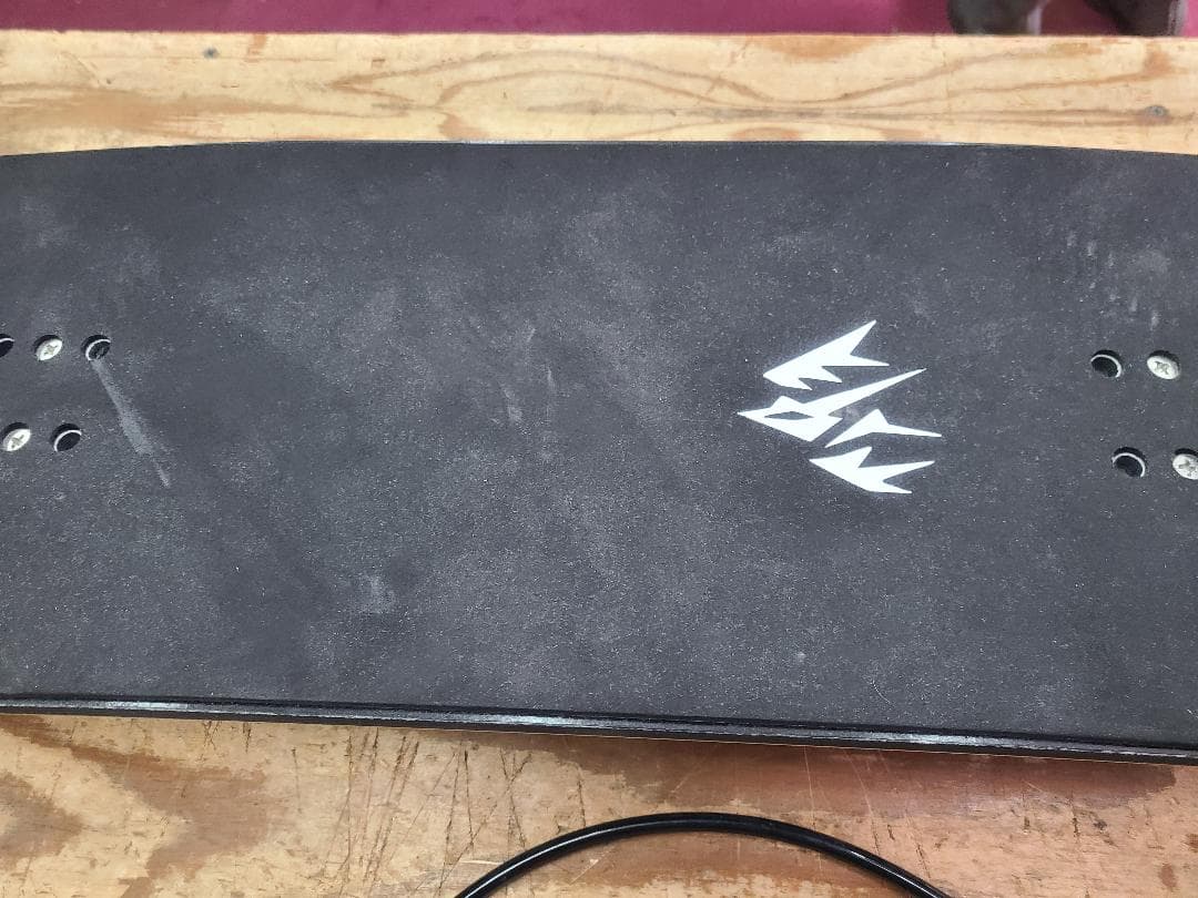 115 JONES MOUNTAIN SKATE 板 24-25