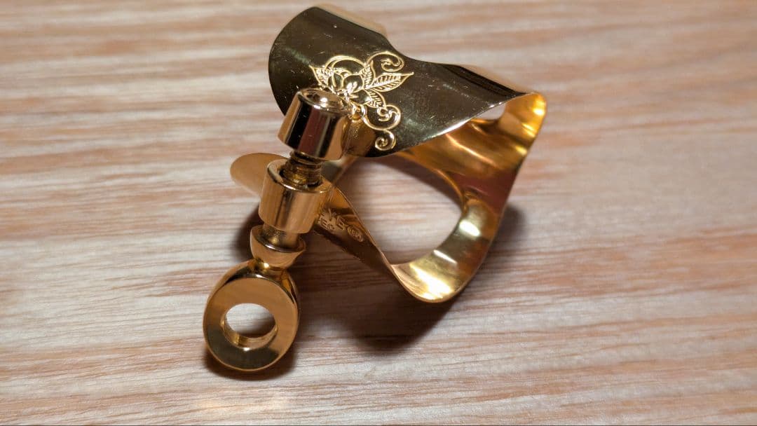 ブルズアイ ルージュホット E♭ クラリネットリガチャー