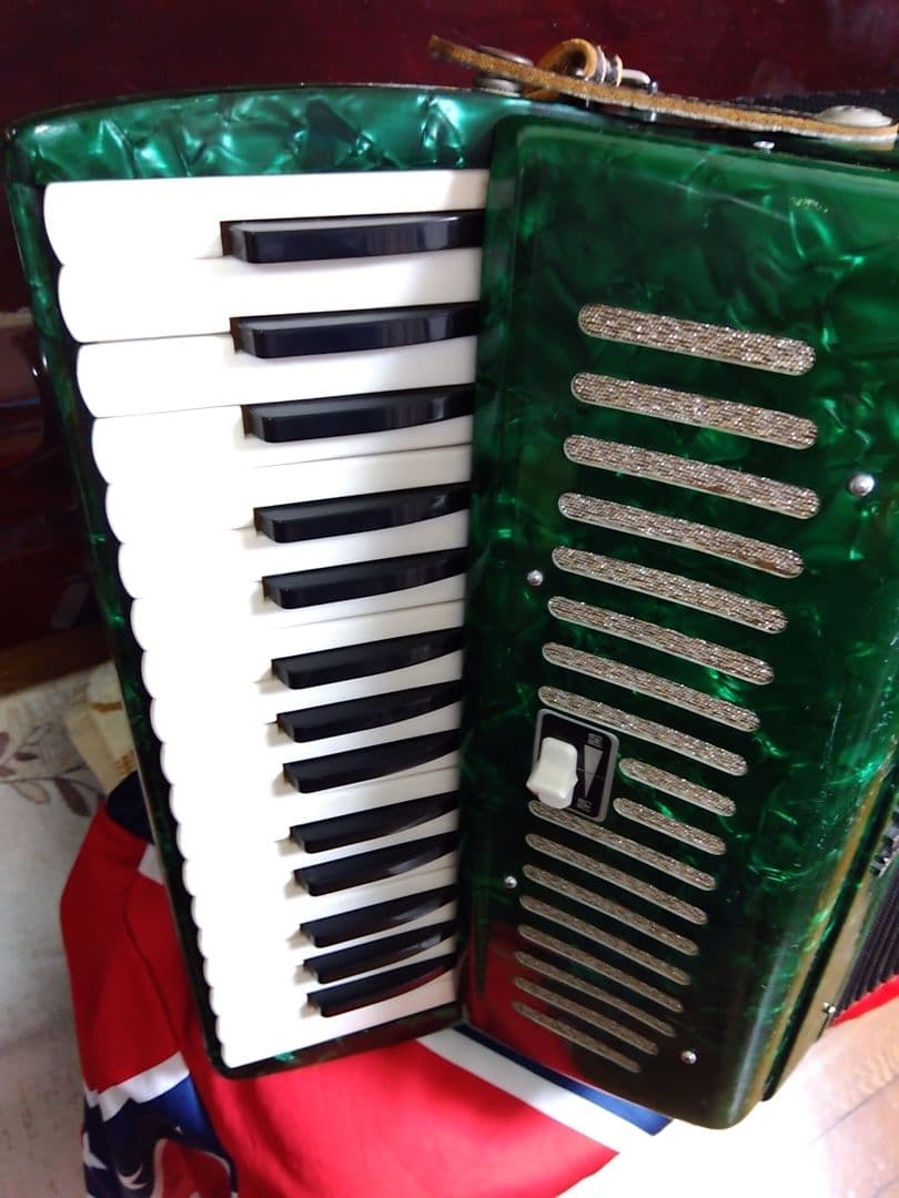 【整備簡易調律済】Yamaha アルト アコーディオン A-32B 32鍵