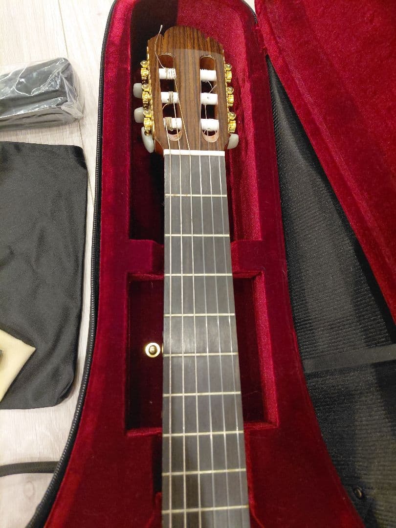 KODAIRA AST100 クラシックギター 日本製 小平ギター　ベーシュ