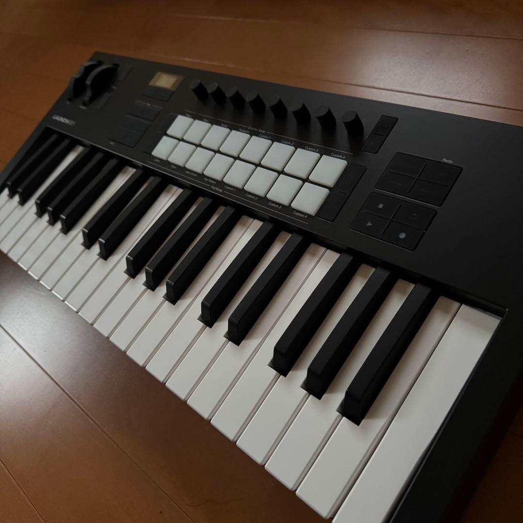 Novation Launchkey 37 Mk4【フルサイズキー/37鍵盤】